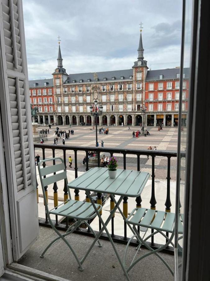 Plaza Mayor Madrid Buitenkant foto